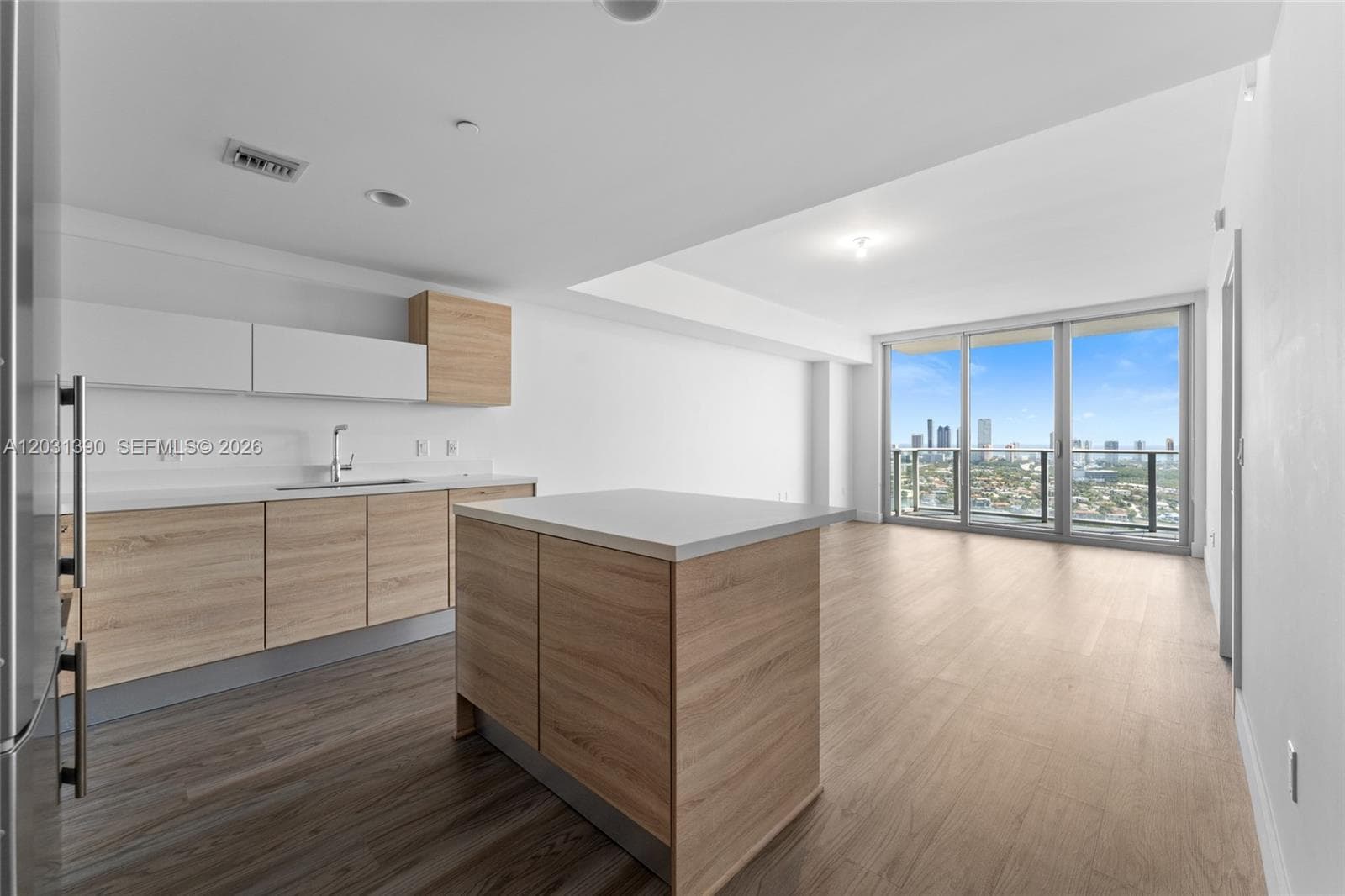 16385 Biscayne Blvd # 3120, North Miami Beach FL 33160 — 4
