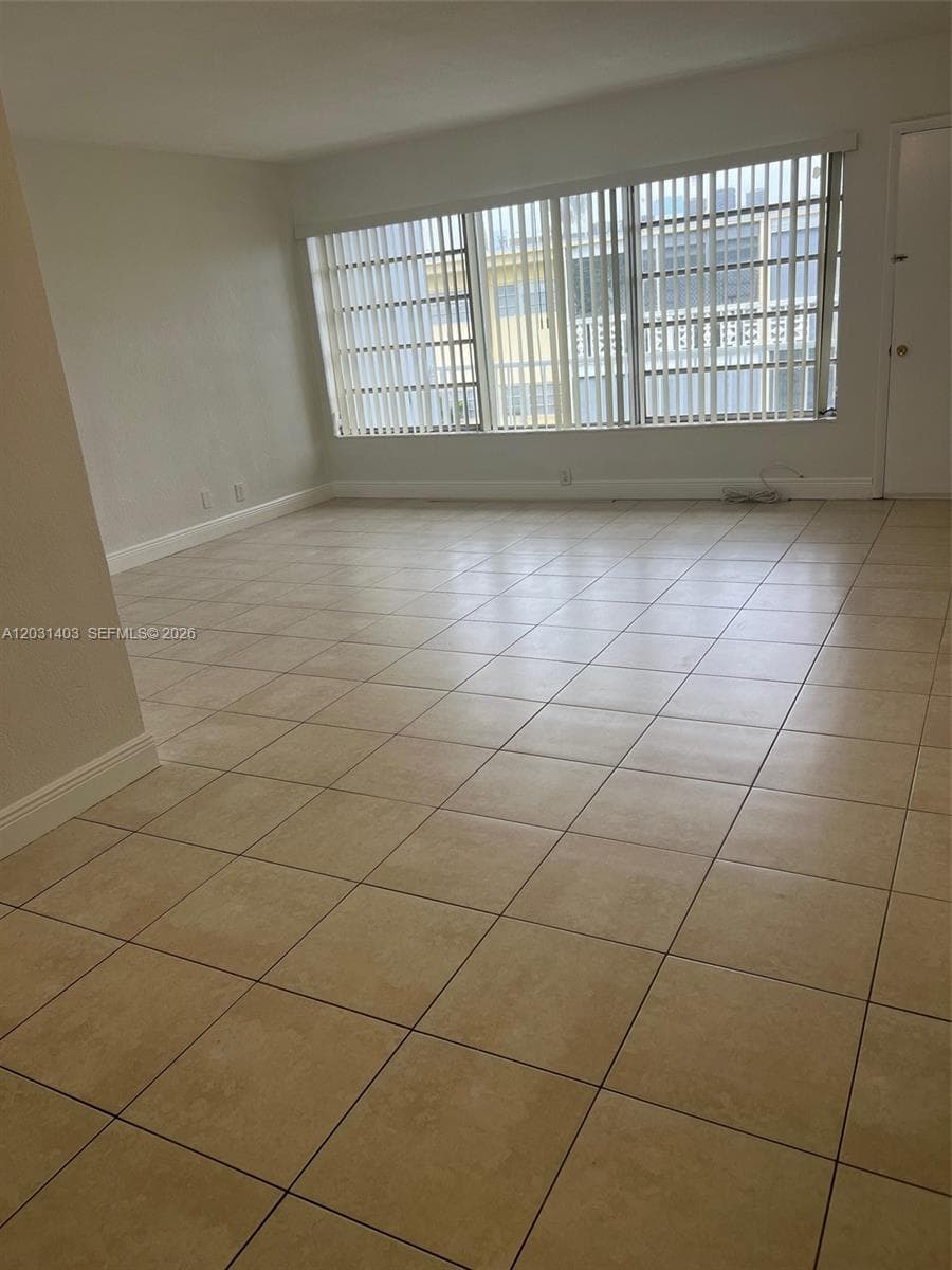 16801 NE 14th Ave # 310, Miami FL 33162 — 1