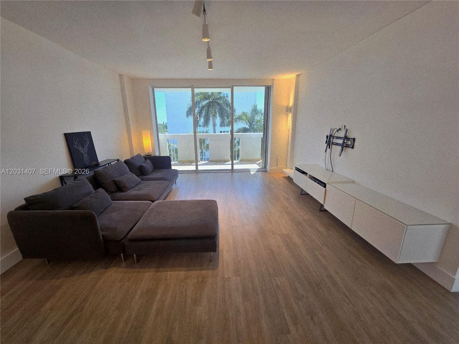 800 West Ave # 618, Miami Beach FL 33139 — 2
