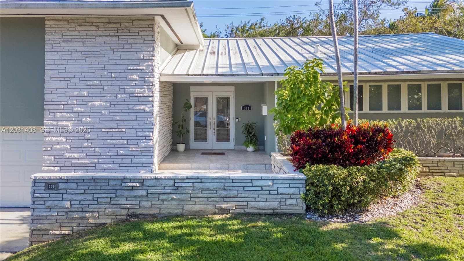 301 E Shore Dr E # 301, Miami FL 33133 — 3
