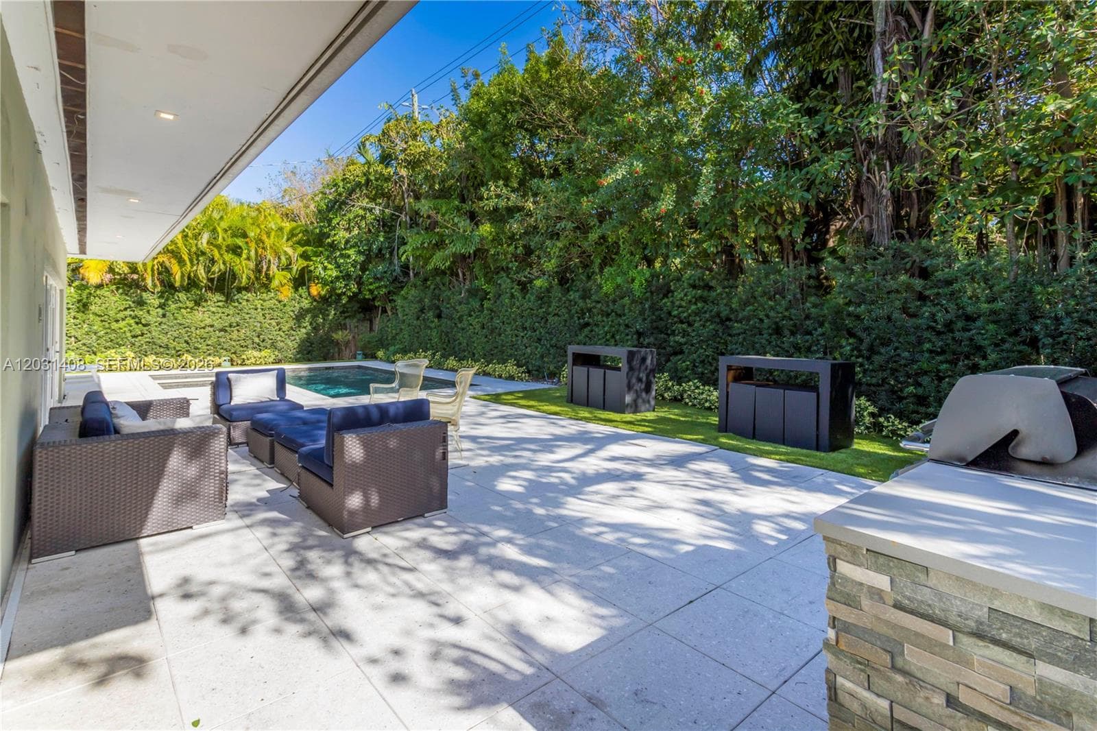301 E Shore Dr E # 301, Miami FL 33133 — 49