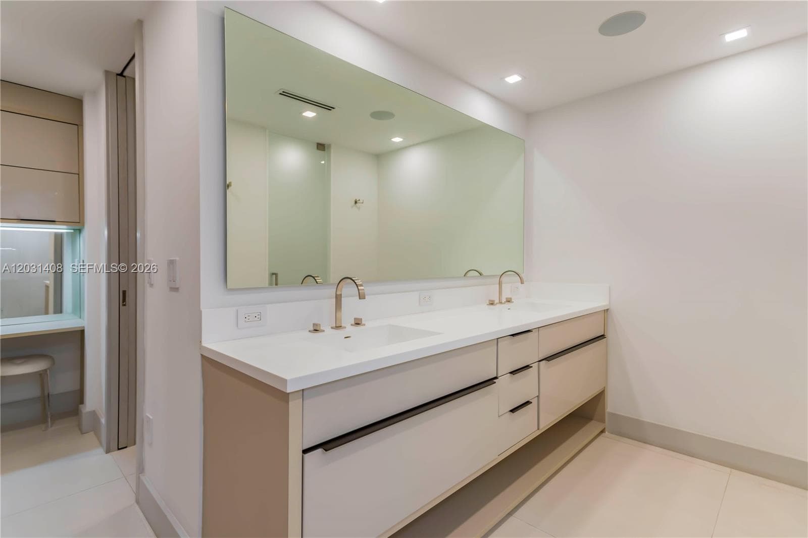 301 E Shore Dr E # 301, Miami FL 33133 — 29