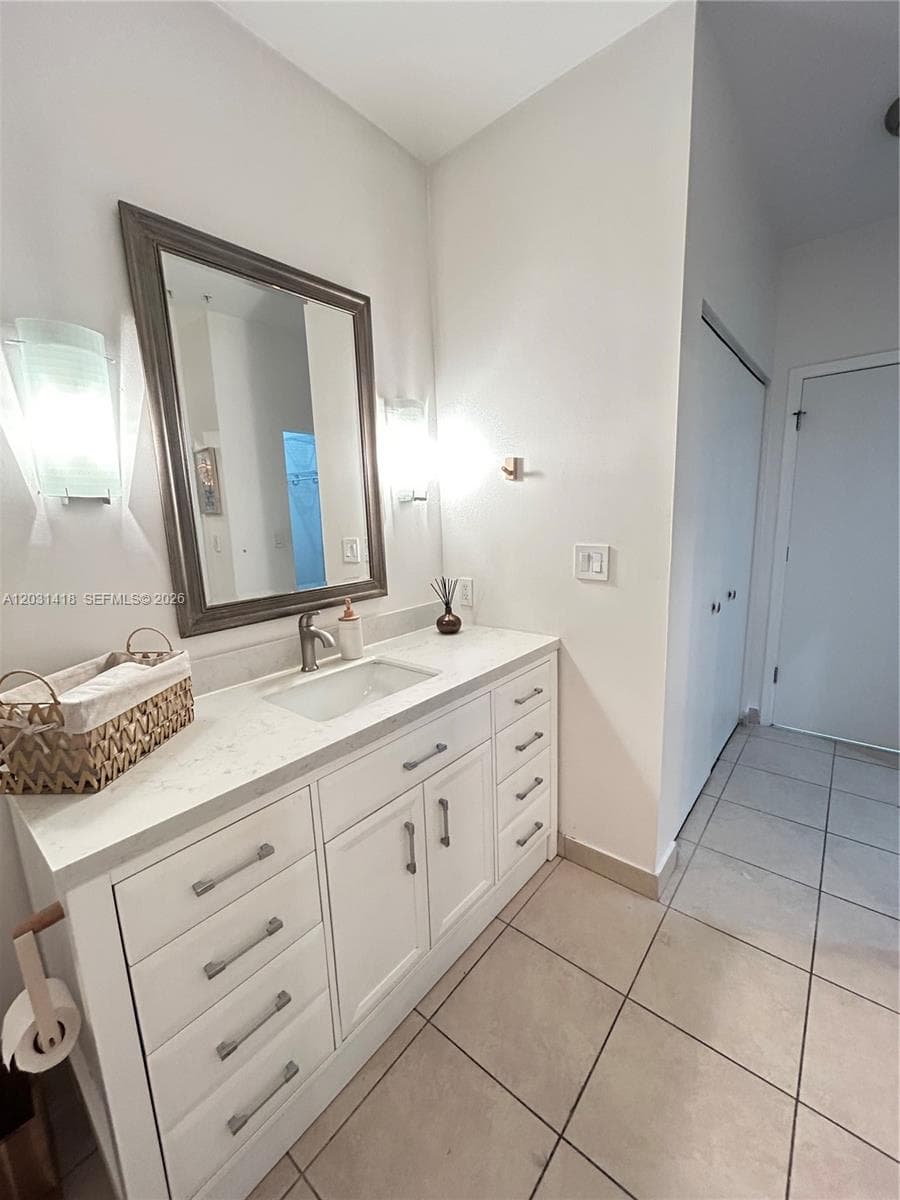 2001 Biscayne Blvd # 2310, Miami FL 33137 — 13