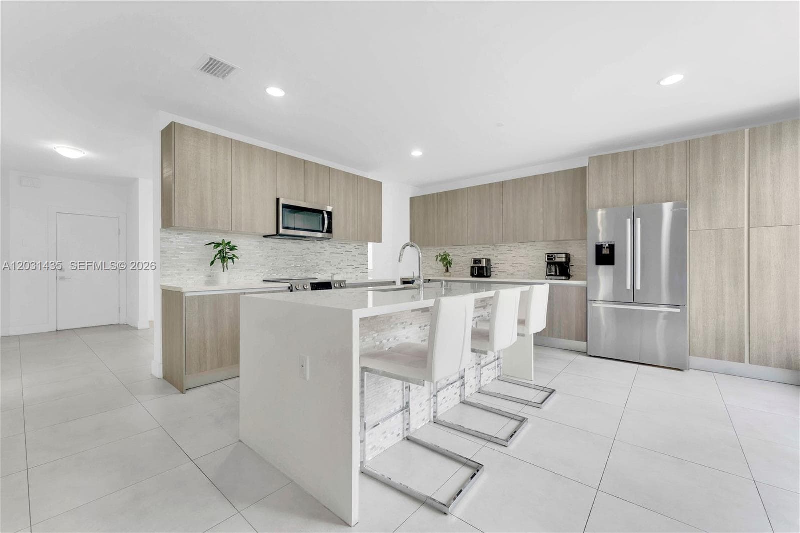 6750 NW 103rd Ave, Doral FL 33178 — 6