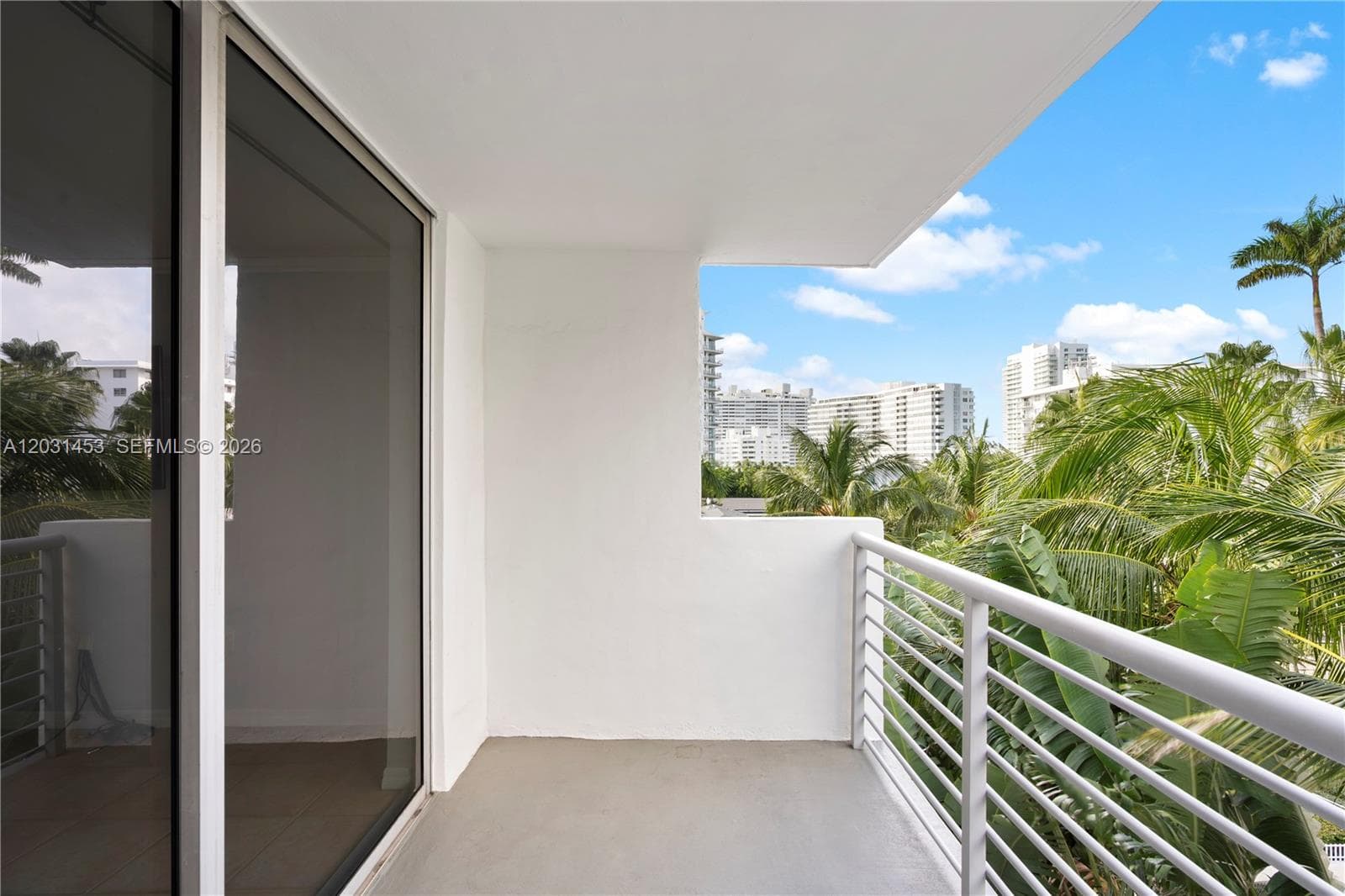 1605 Bay Rd # 503, Miami Beach FL 33139 — 1