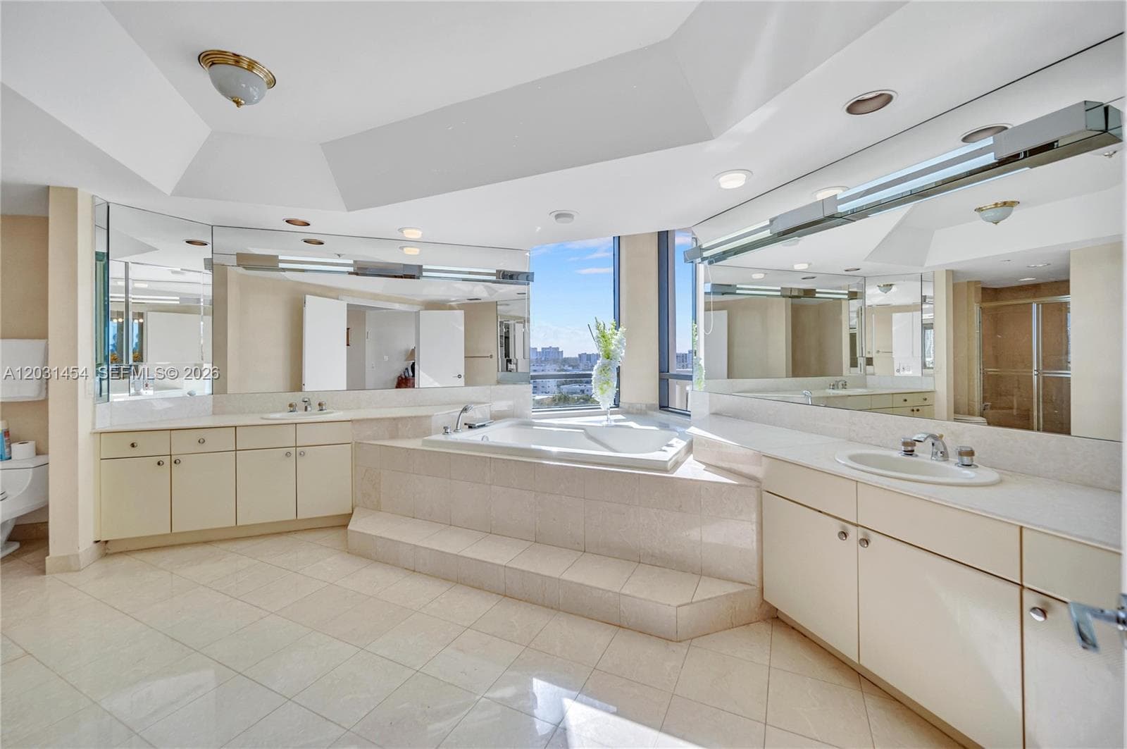 2000 Island Blvd # 806, Aventura FL 33160 — 16