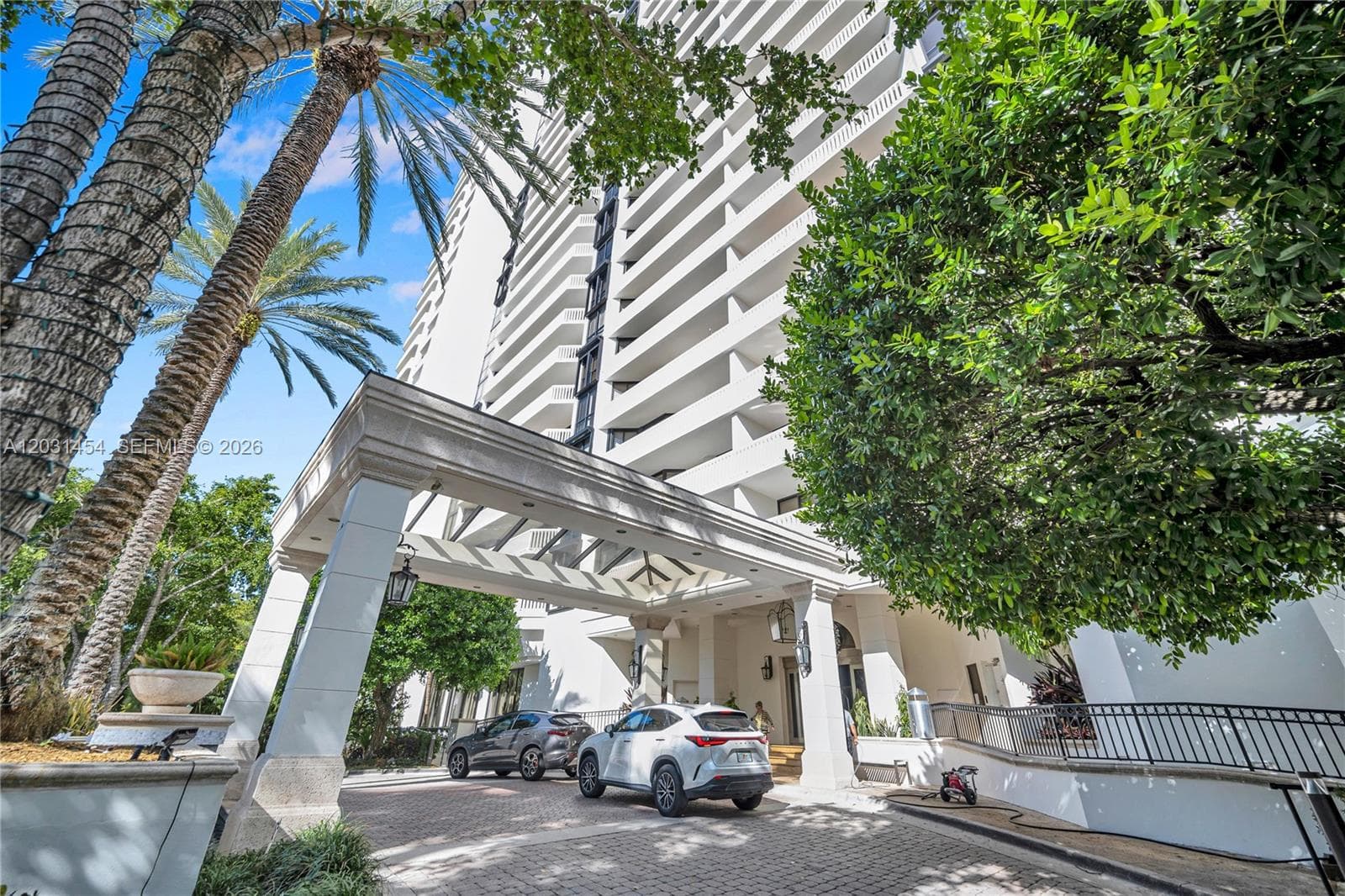 2000 Island Blvd # 806, Aventura FL 33160 — 26