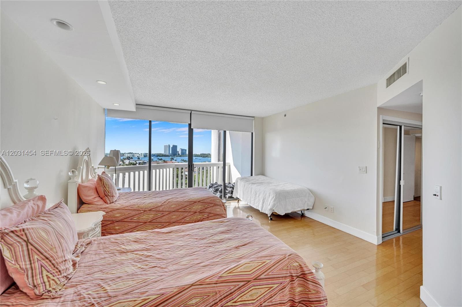 2000 Island Blvd # 806, Aventura FL 33160 — 22