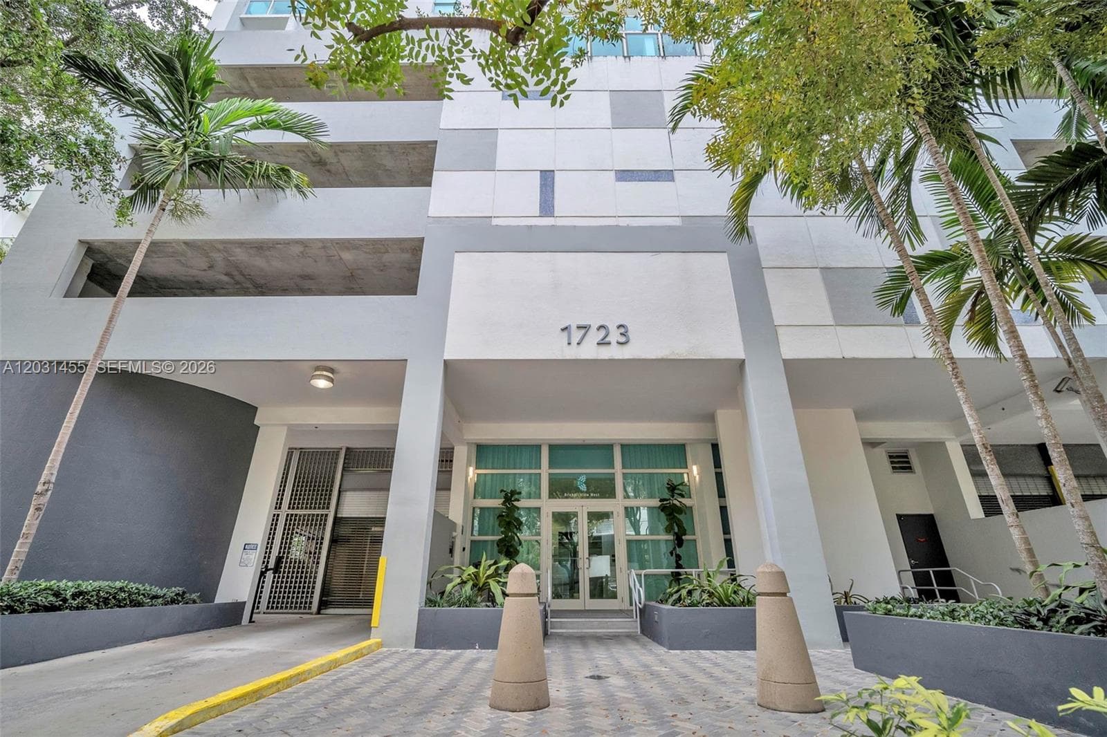 1723 SW 2nd Ave # 1001, Miami FL 33129 — 2