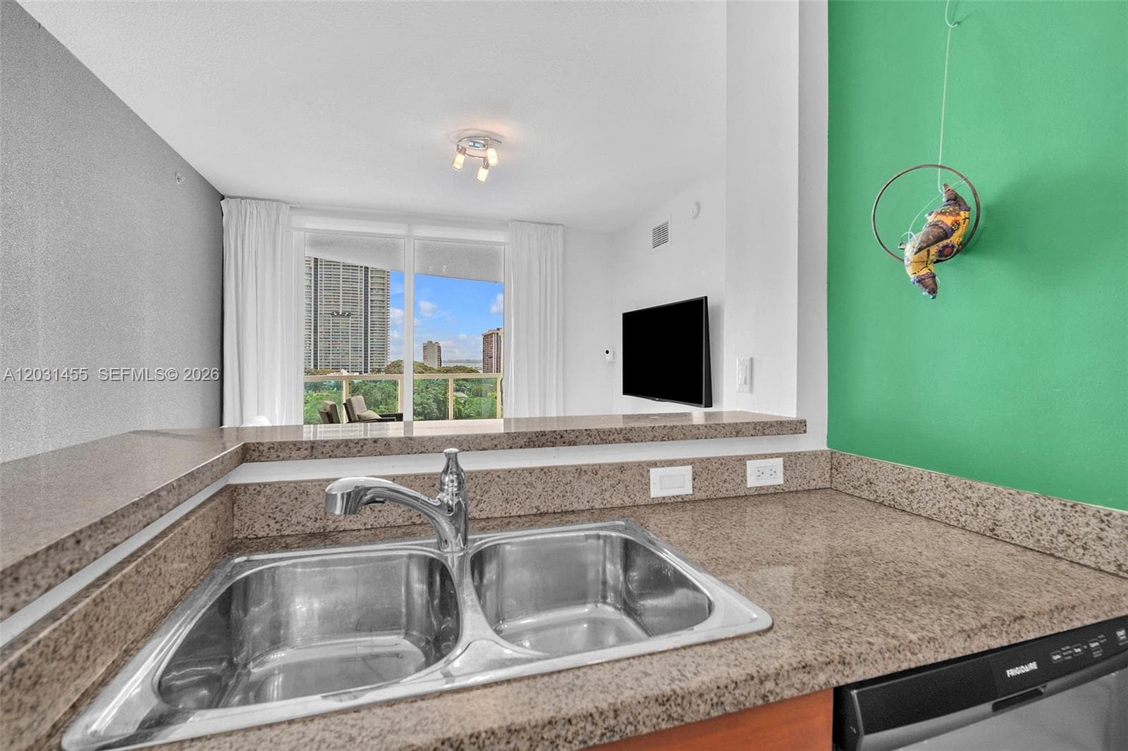 1723 SW 2nd Ave # 1001, Miami FL 33129 — 11