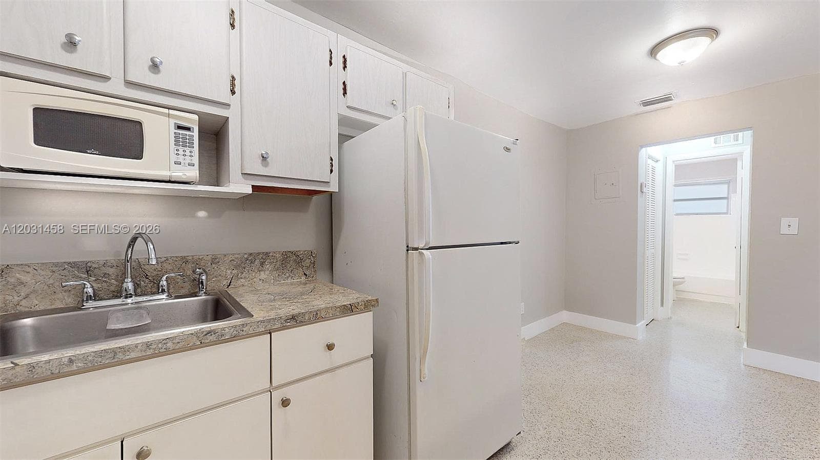 40 W 10th St # 3, Hialeah FL 33010 — 12