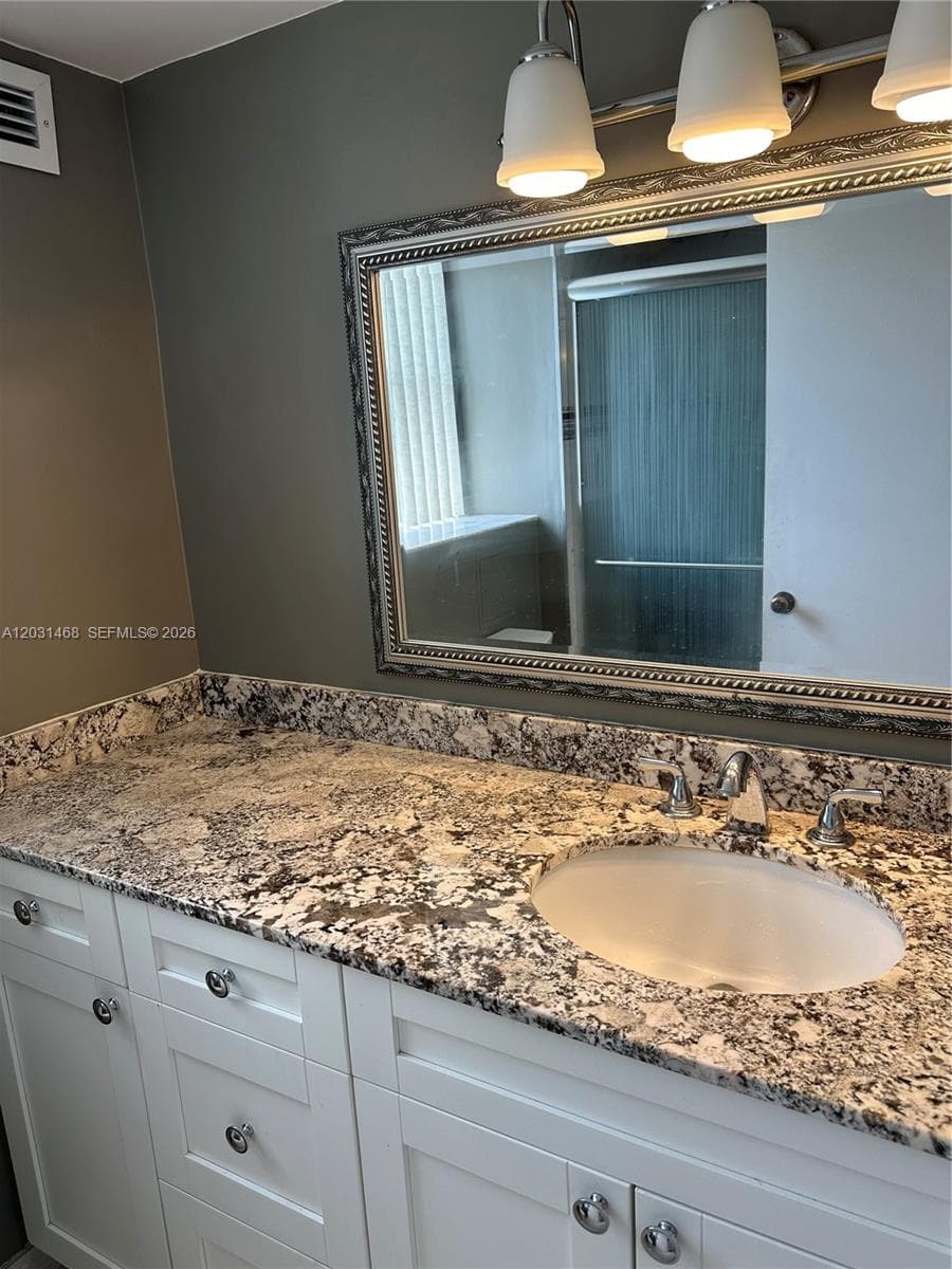 6039 Collins Ave # 728, Miami Beach FL 33140 — 9