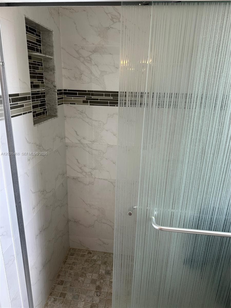 6039 Collins Ave # 728, Miami Beach FL 33140 — 11