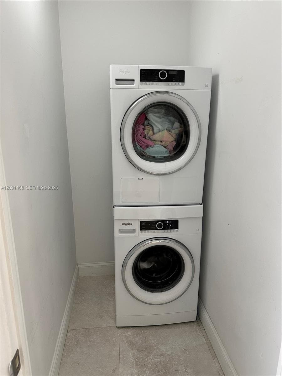 6039 Collins Ave # 728, Miami Beach FL 33140 — 8