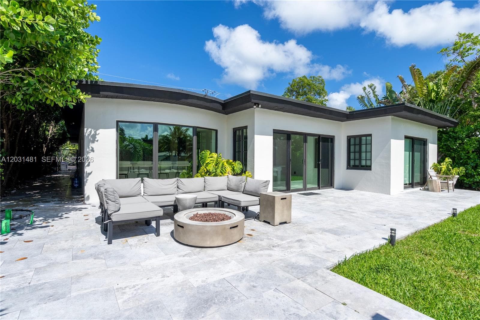 7850 Hawthorne Ave, Miami Beach FL 33141 — 7