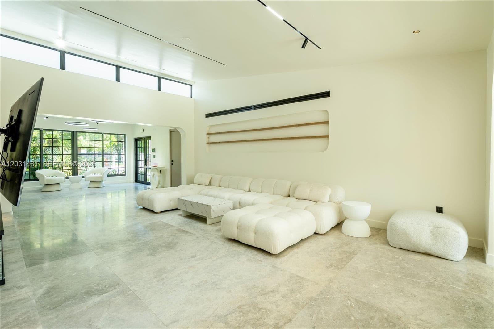 7850 Hawthorne Ave, Miami Beach FL 33141 — 20