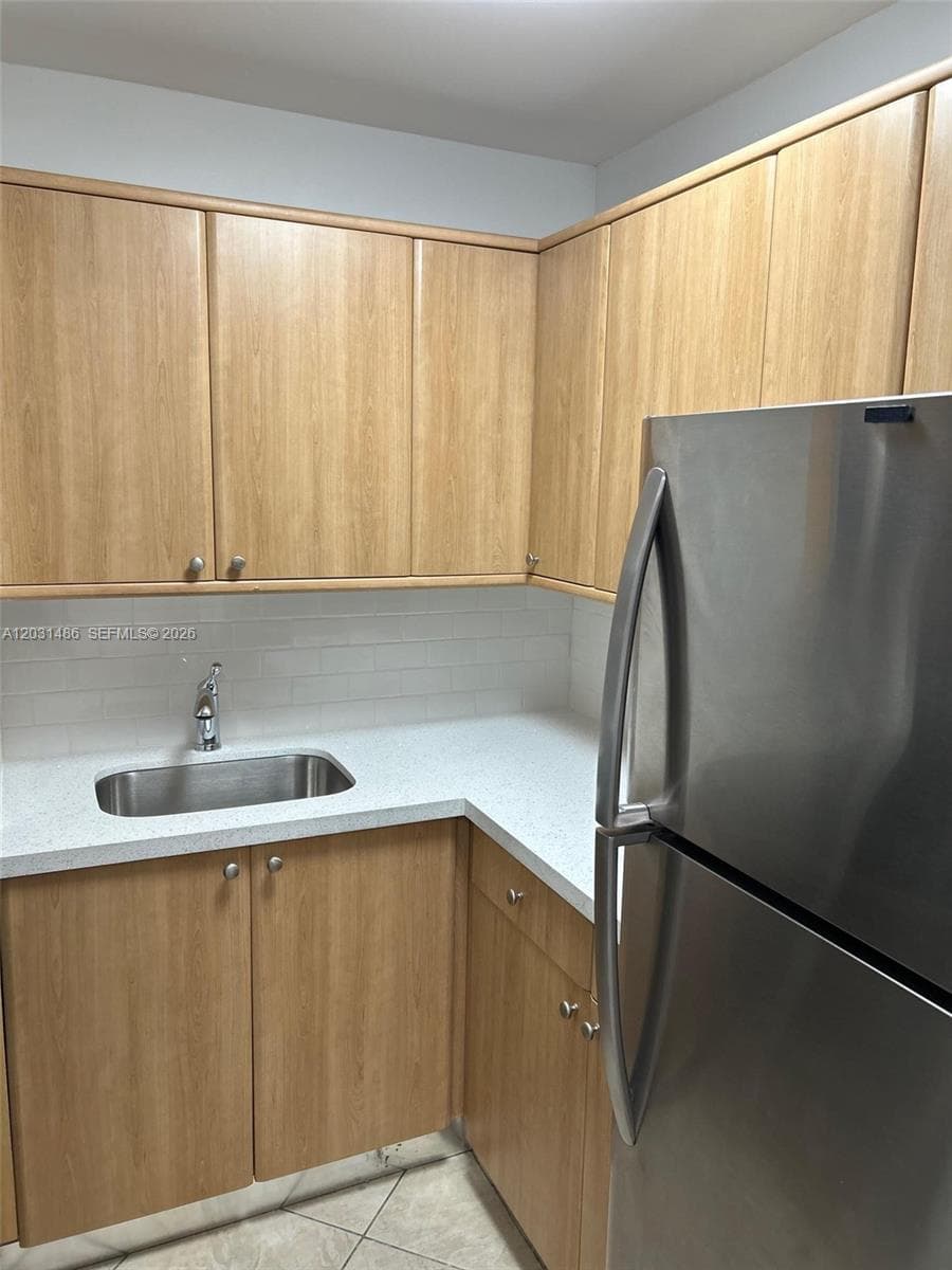 2920 SW 28th Ter # 202, Miami FL 33133 — 23