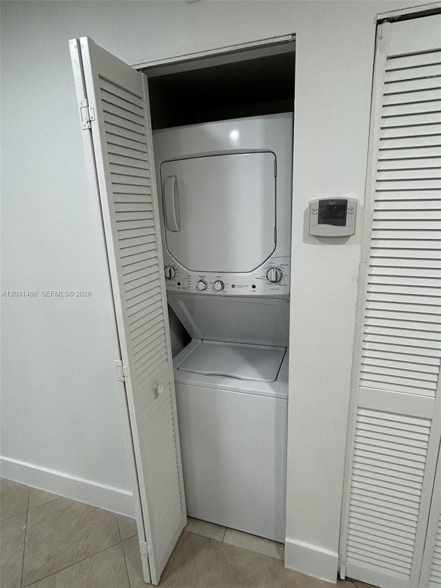 2920 SW 28th Ter # 202, Miami FL 33133 — 27
