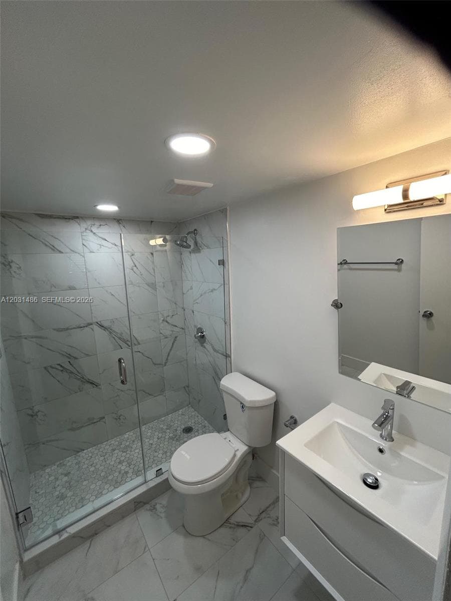 2920 SW 28th Ter # 202, Miami FL 33133 — 17