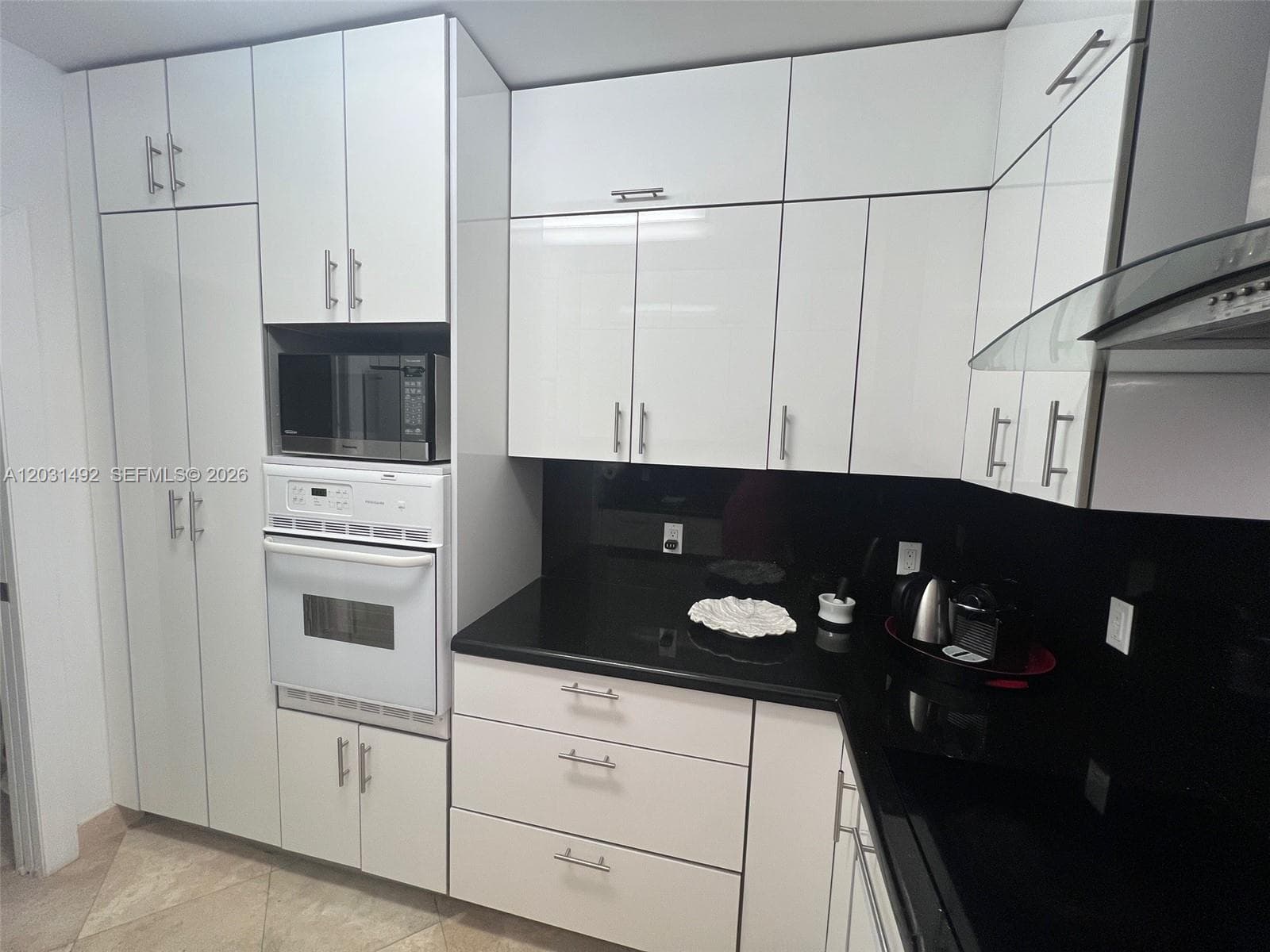 100 Lincoln Rd, Miami Beach FL 33139 — 13