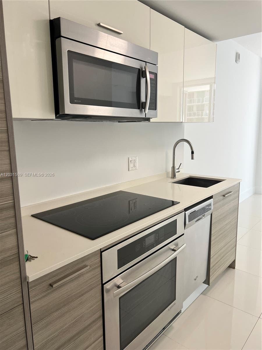 1300 Brickell Bay Dr # 1606, Miami FL 33131 — 2