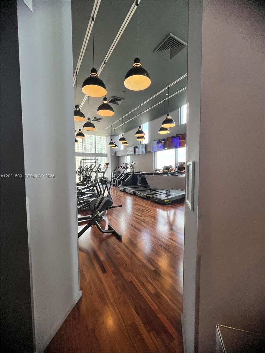 1300 Brickell Bay Dr # 1606, Miami FL 33131 — 9