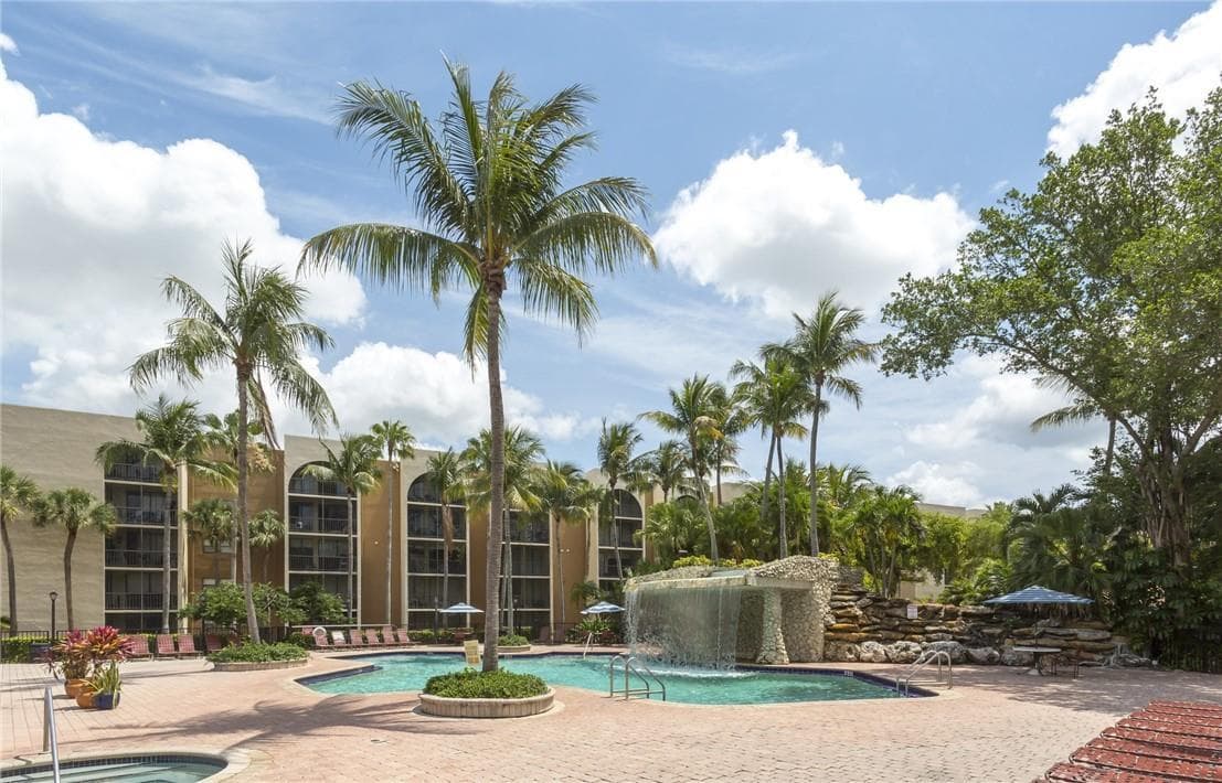 19455 NE 10 Avenue # 523, North Miami Beach FL 33179 — 13
