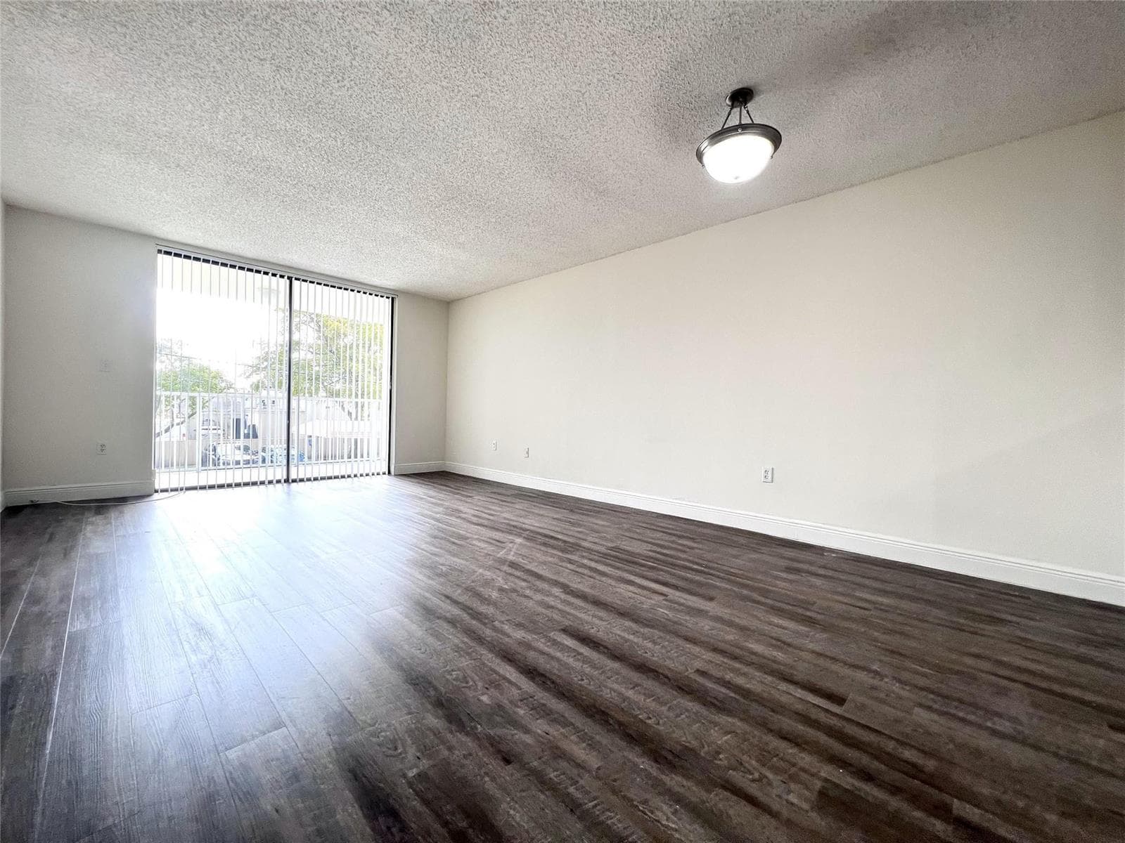 19455 NE 10 Avenue # 523, North Miami Beach FL 33179 — 3