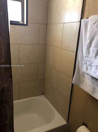 3220 NW 16th St # 1, Miami FL 33125 — 6