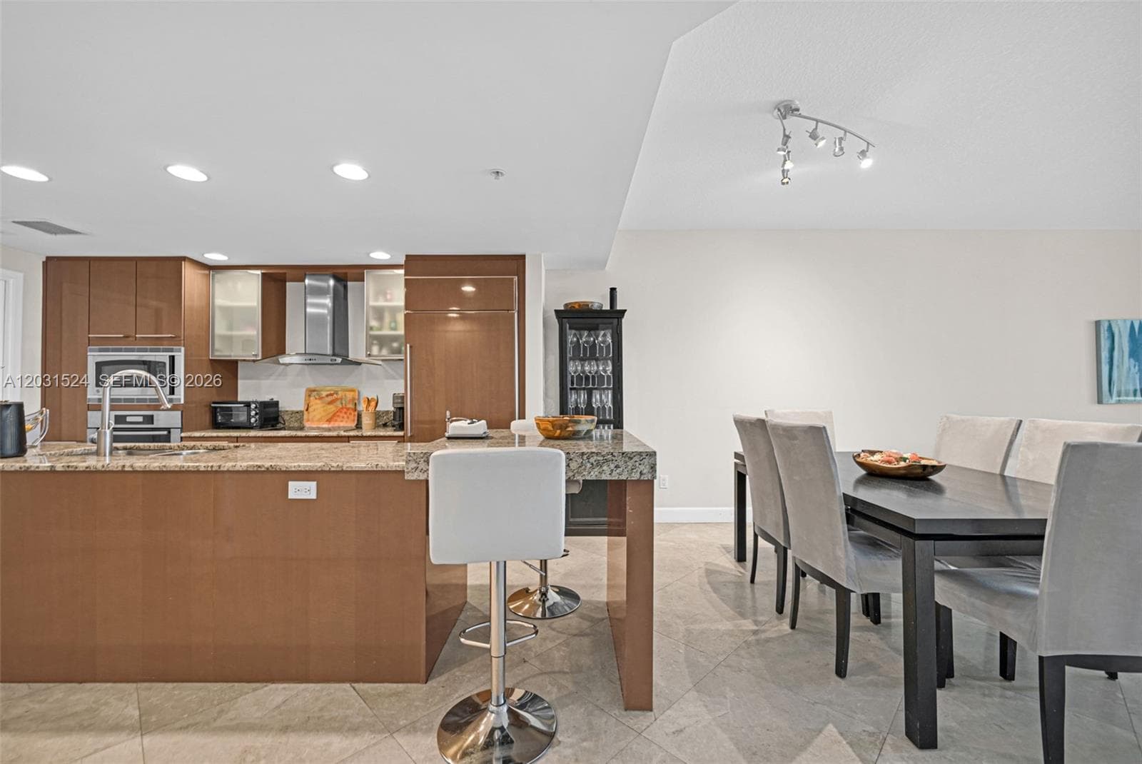 3801 Collins Ave # 1102, Miami Beach FL 33140 — 16