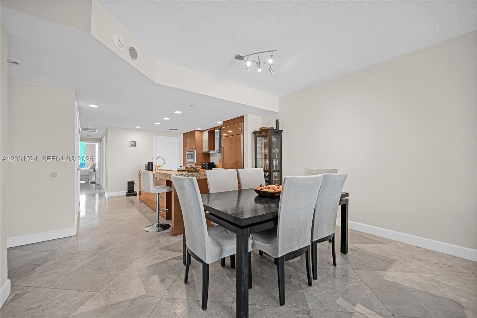 3801 Collins Ave # 1102, Miami Beach FL 33140 — 15