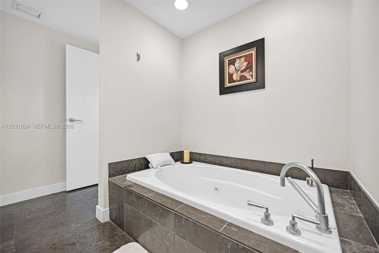 3801 Collins Ave # 1102, Miami Beach FL 33140 — 35