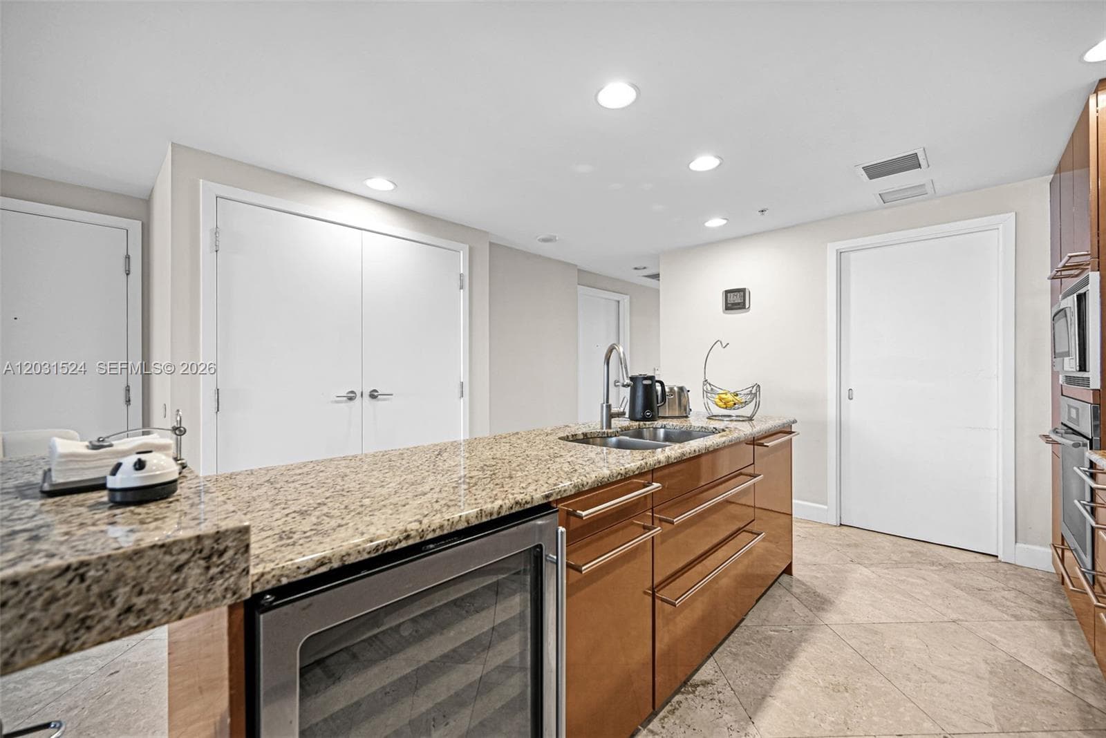 3801 Collins Ave # 1102, Miami Beach FL 33140 — 21