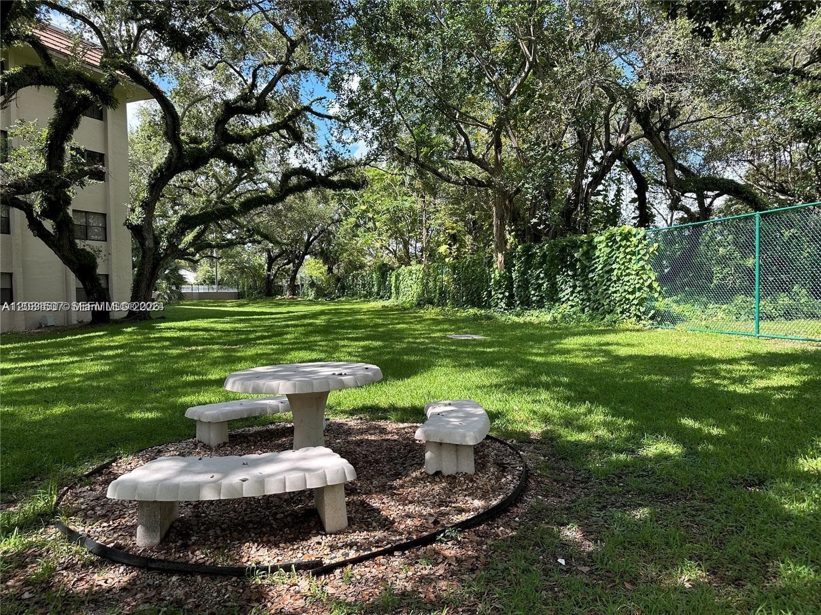 601 Ives Dairy Rd # 8, Miami FL 33179 — 26