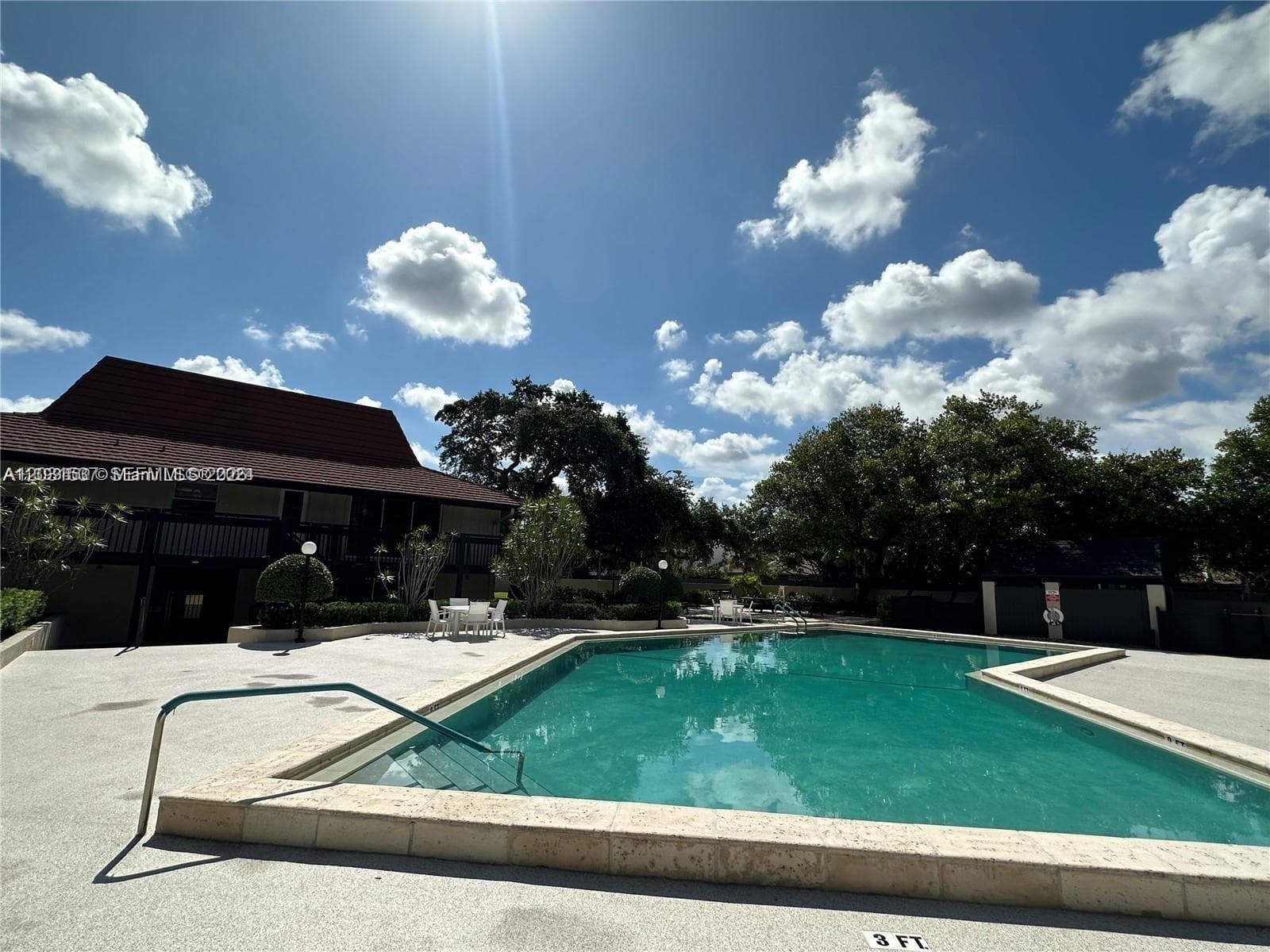 601 Ives Dairy Rd # 8, Miami FL 33179 — 36
