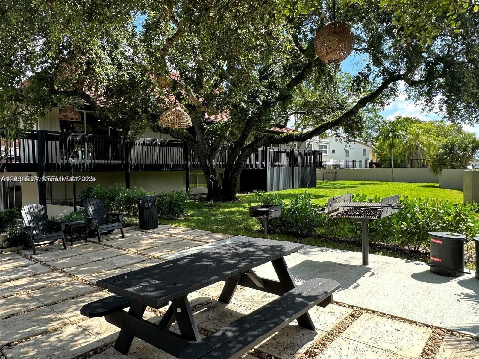 601 Ives Dairy Rd # 8, Miami FL 33179 — 32