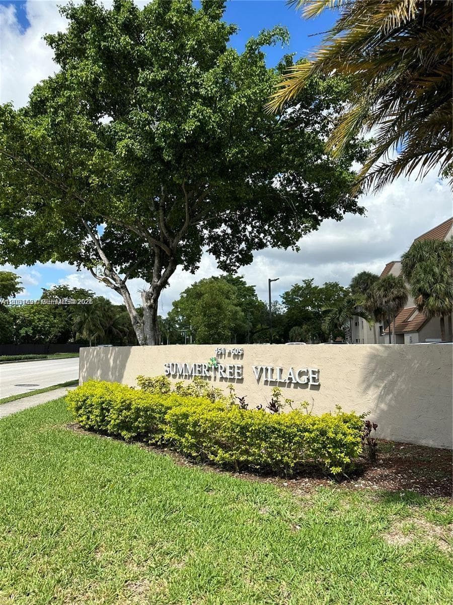 601 Ives Dairy Rd # 8, Miami FL 33179 — 30