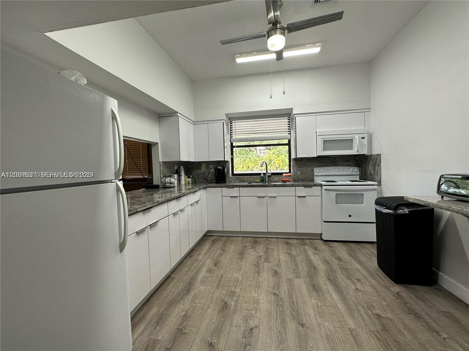 601 Ives Dairy Rd # 8, Miami FL 33179 — 38