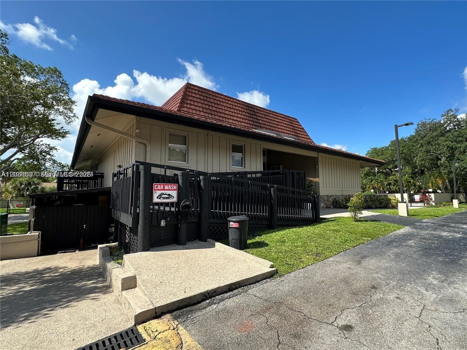 601 Ives Dairy Rd # 8, Miami FL 33179 — 49
