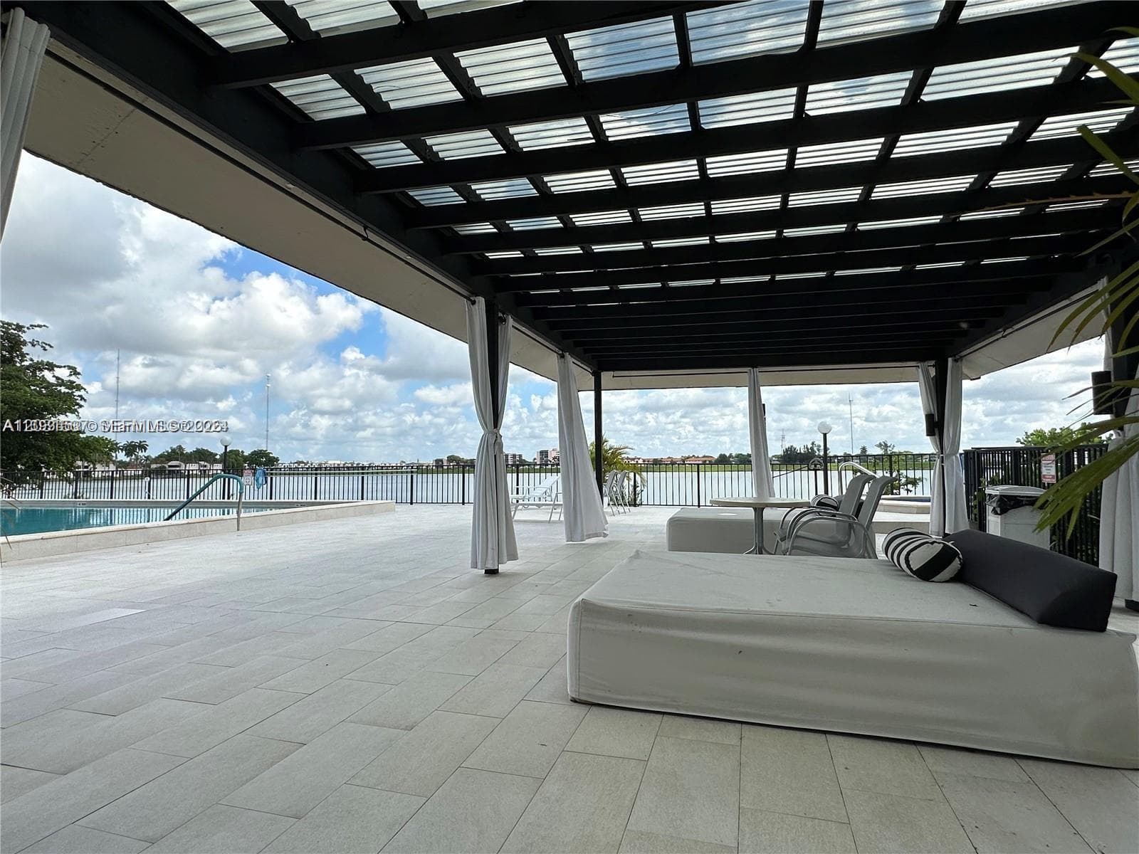 601 Ives Dairy Rd # 8, Miami FL 33179 — 55