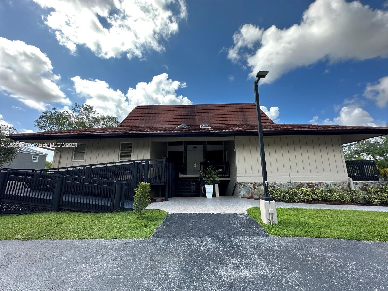 601 Ives Dairy Rd # 8, Miami FL 33179 — 50