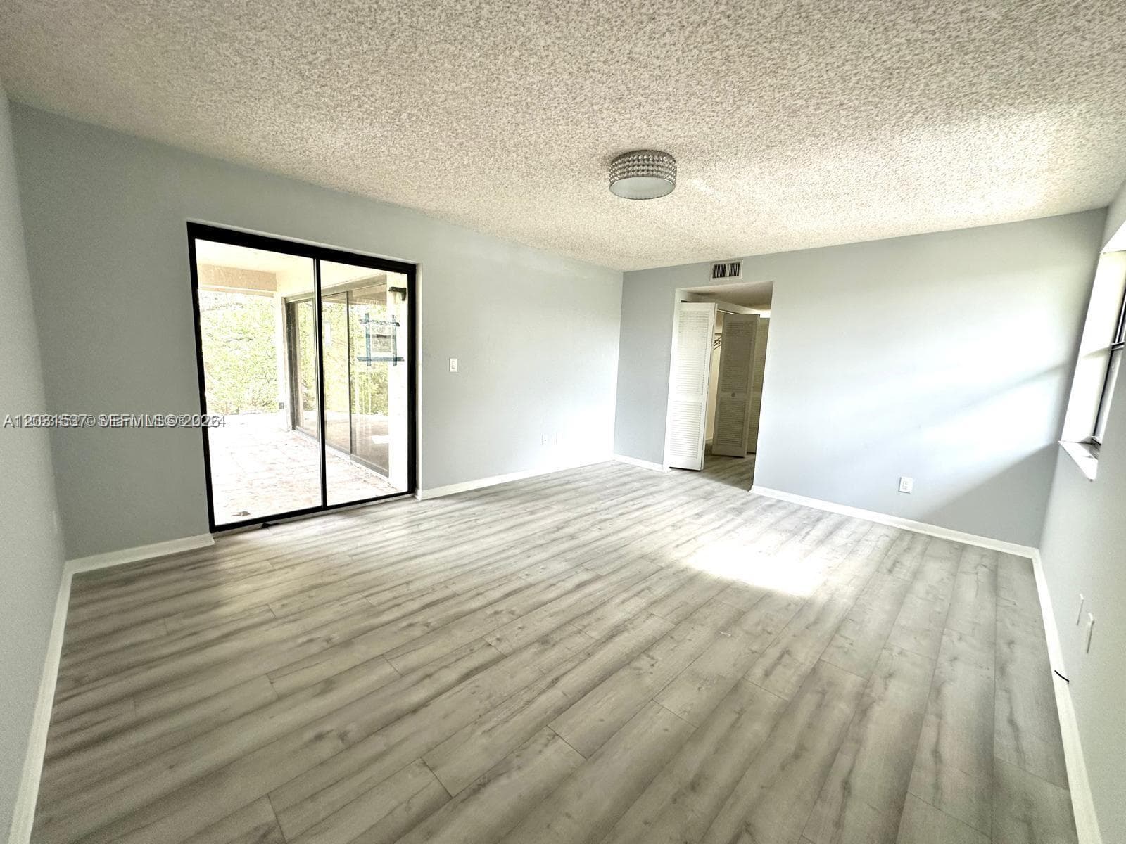 601 Ives Dairy Rd # 8, Miami FL 33179 — 15
