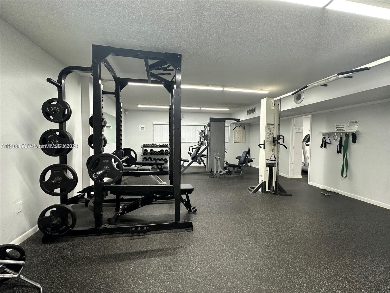 601 Ives Dairy Rd # 8, Miami FL 33179 — 48