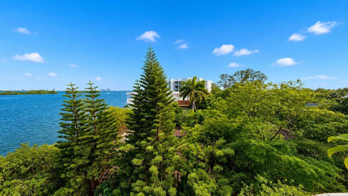 7795 NE Bayshore Court # 502, Miami FL 33138 — 4