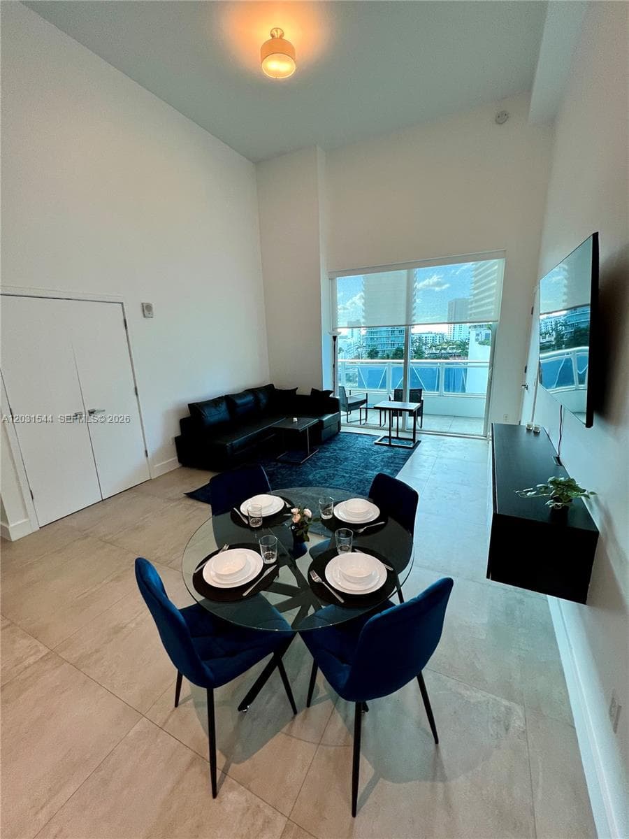 1080 Brickell Ave # 1107, Miami FL 33131 — 1