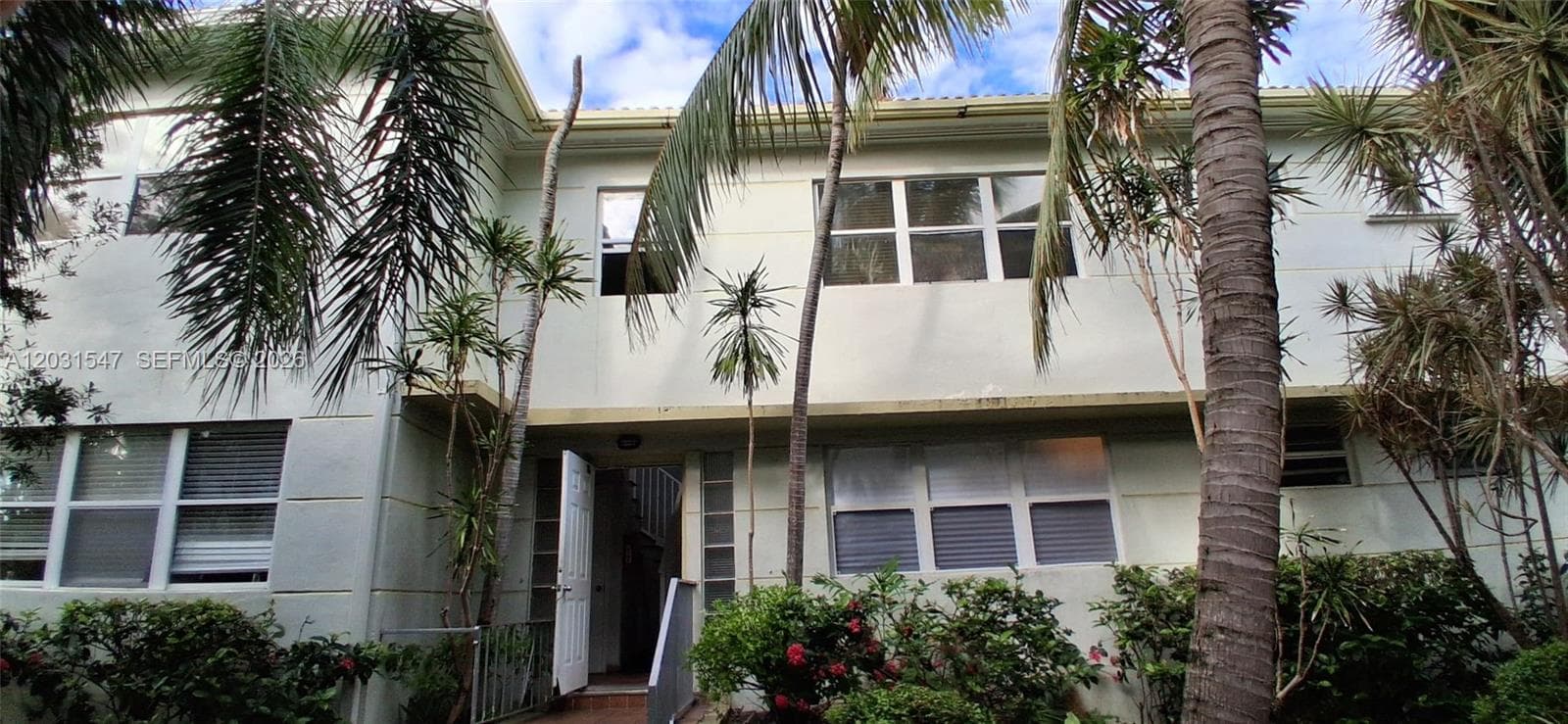 1275 Marseille Dr # 40, Miami Beach FL 33141 — 2