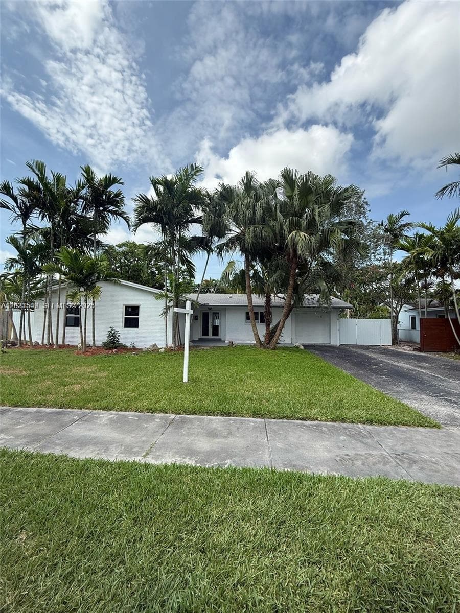 9934 SW 195th St, Cutler Bay FL 33157 — 2