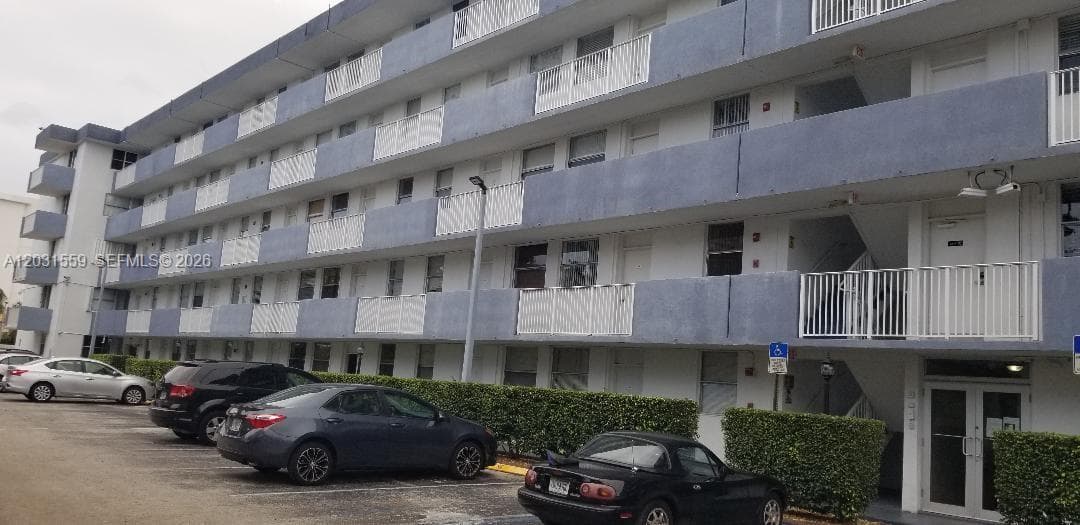 1801 S Treasure Dr # 302, North Bay Village FL 33141 — 3