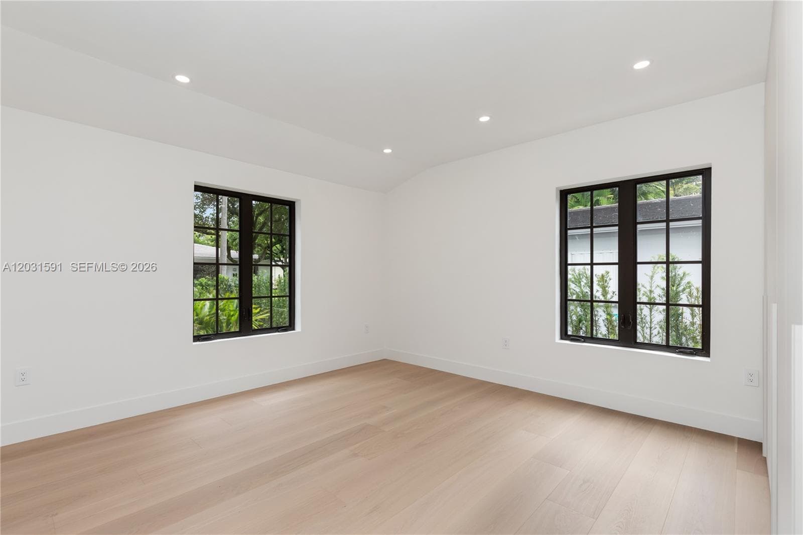 118 Sarto Ave, Coral Gables FL 33134 — 21