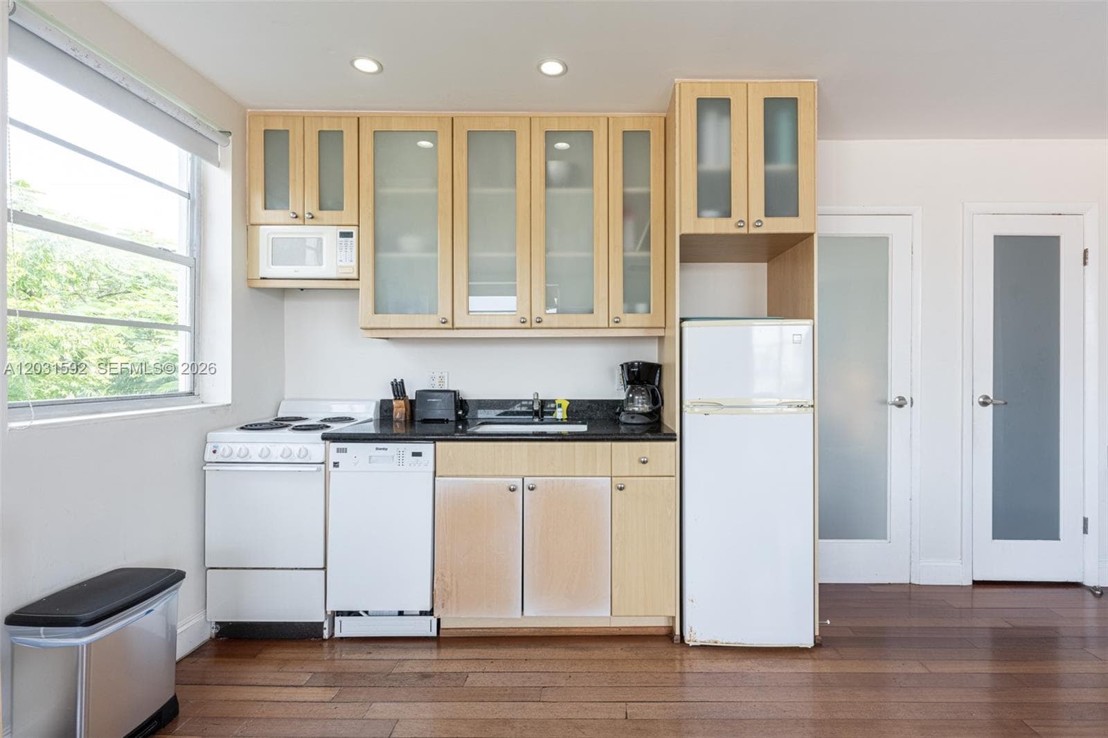 420 15th St # 307, Miami Beach FL 33139 — 9